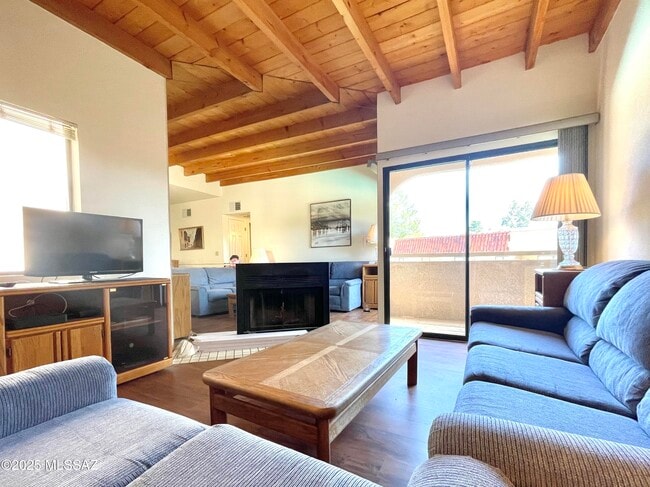 5750 N Camino Esplendora Unit 203
