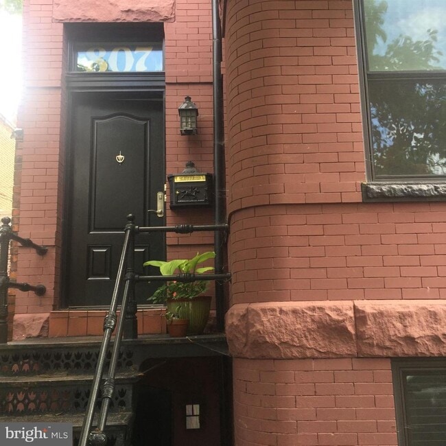 Photo - 807 A St SE Apartment Unit 2