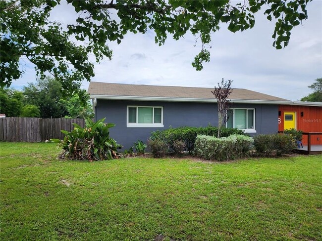 Photo - 8 Poinsettia Dr