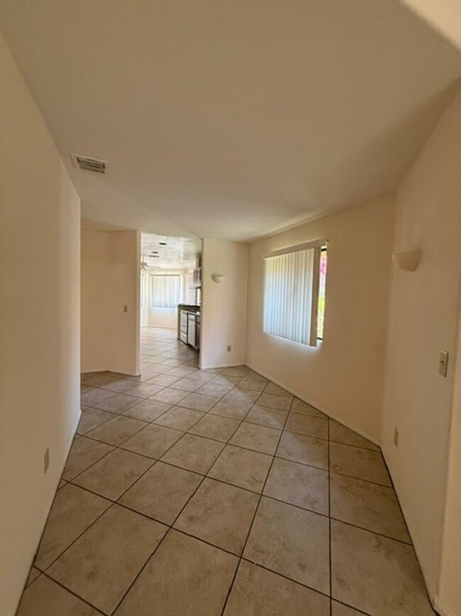52765 Avenida Diaz