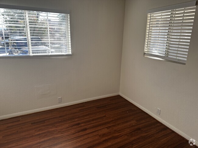 Building Photo - 4609 W 172nd St Rental