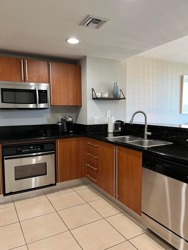 Photo - 610 Clematis St Unidad 503