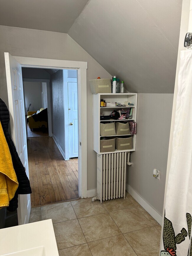 Bathroom - 935 S 700 E Unit Upper