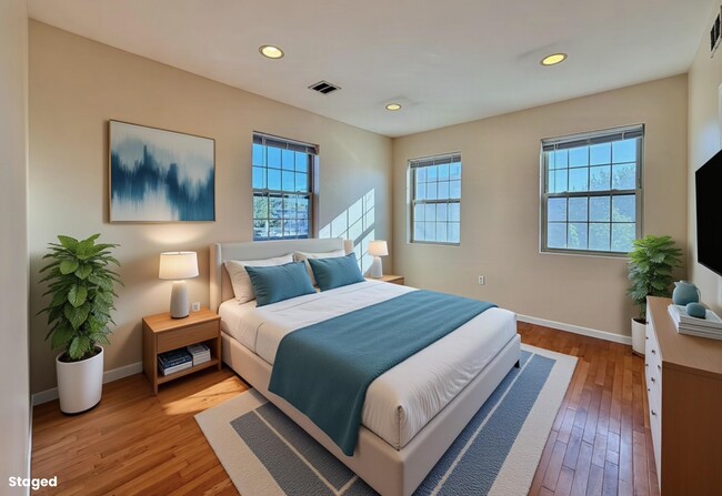 247 Winfield Ave Unit 2