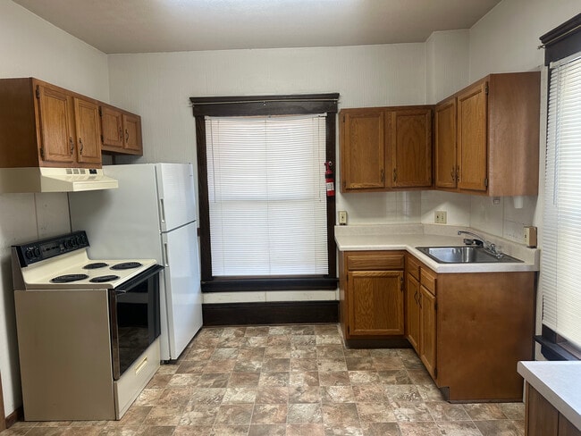 Photo - 400 Sumner St