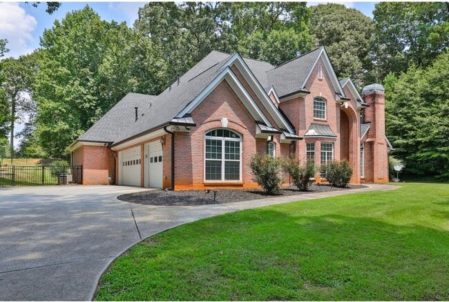 Photo - 8225 Seven Oaks Dr