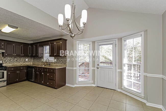 Photo - 106 Whitney Ln