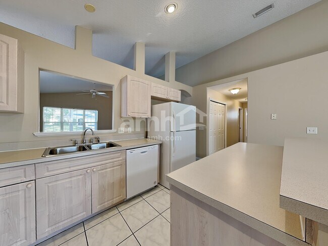 Photo - 959 Mayfair St