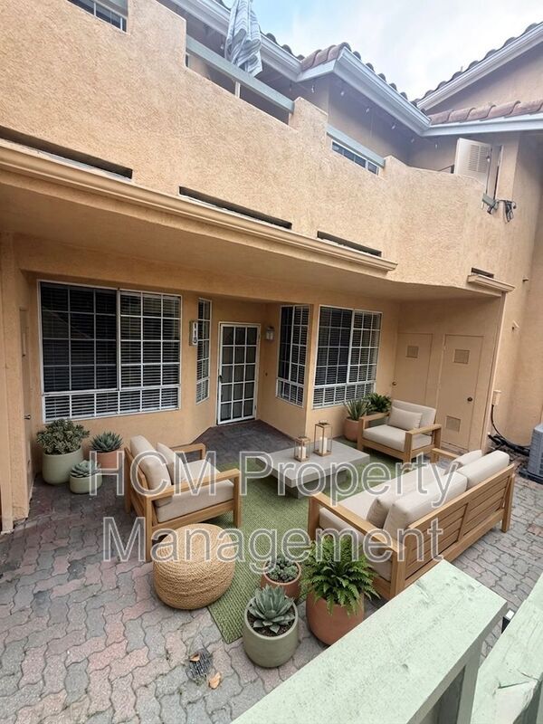 Building Photo - 113 Alberti Aisle