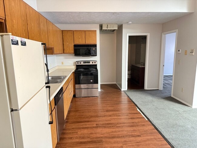 Photo - 1414 Croxton Ave Unit 5