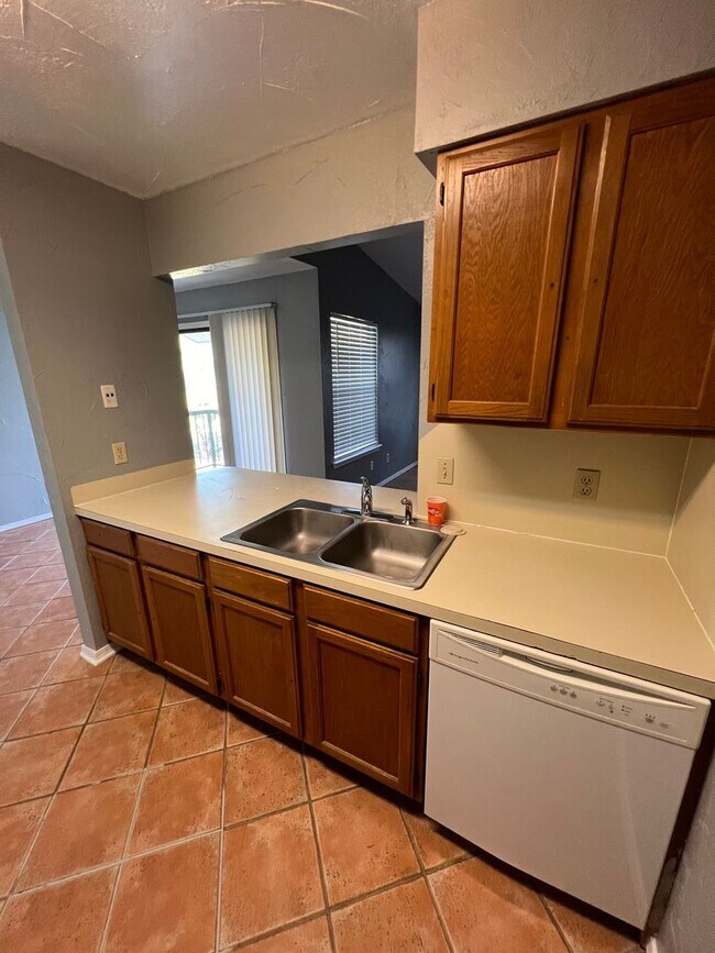 Photo - 2 bed/2 bath condo near the OU Campus Unit 246