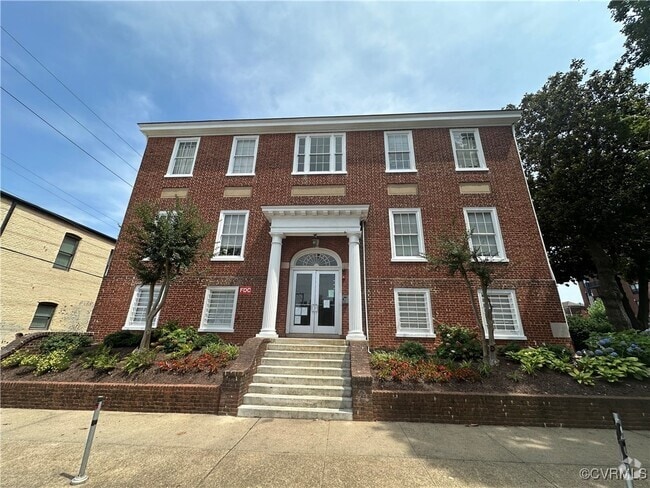Building Photo - 1144 W Grace St Unit 0107 Rental