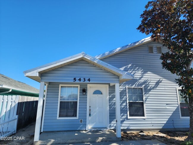 Building Photo - 5432 Sunset Ave