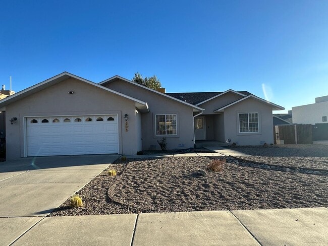 Photo - 3 Bedroom 2 Bathroom Home for rent in Bloo...