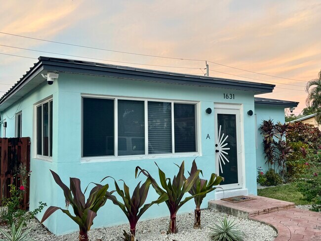 Building Photo - 1631 Liberty St Unit A