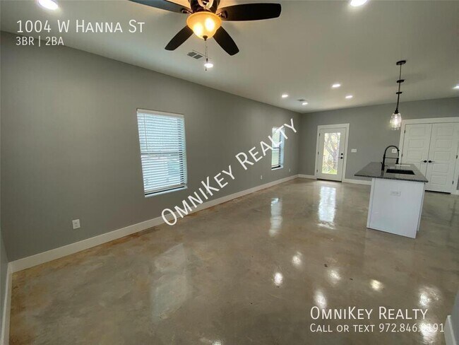 Photo - 1004 W Hanna St