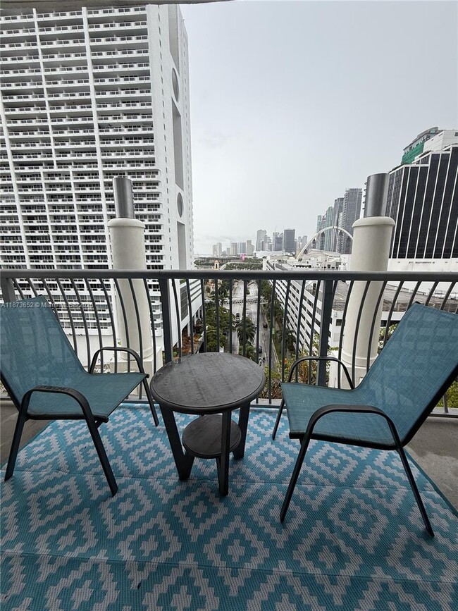 Building Photo - 1750 N Bayshore Dr Unit 1212 Rental