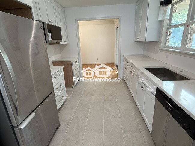 Photo - 2580 Vernon Ave S