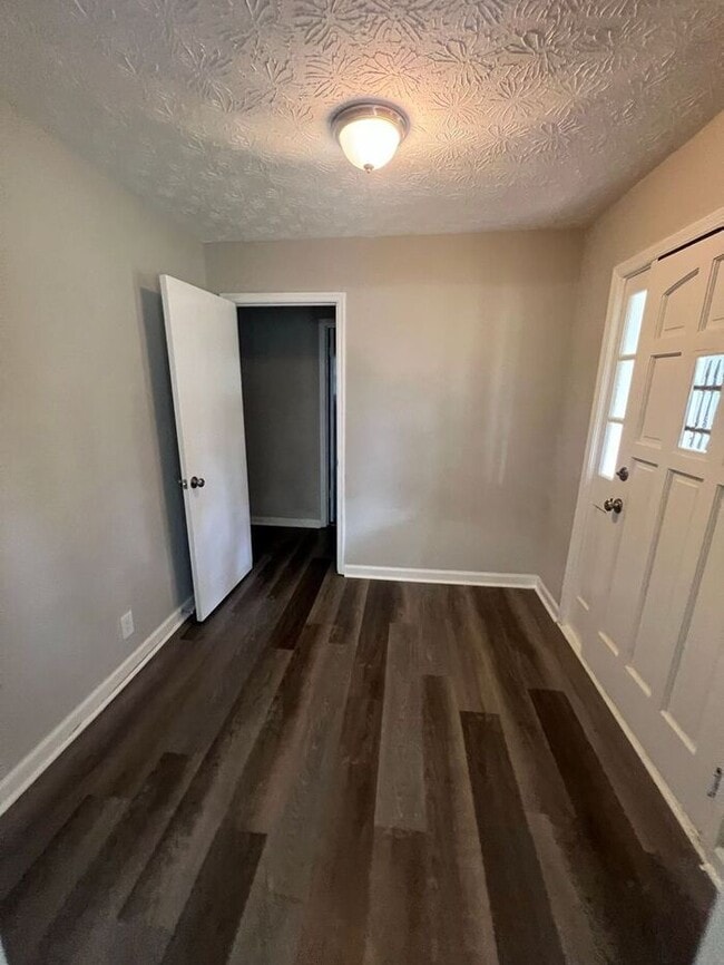 Photo - Beautiful cozy 3 bedroom ranch home!
