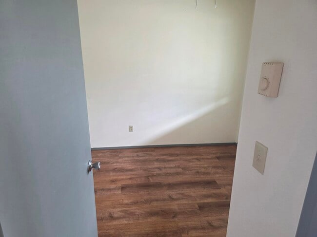 Photo - 300 Whitesell Ave W