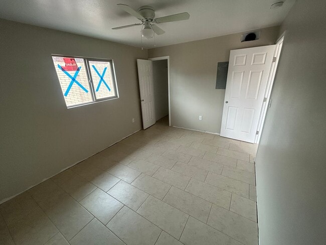 Photo - 1315 W 5th St