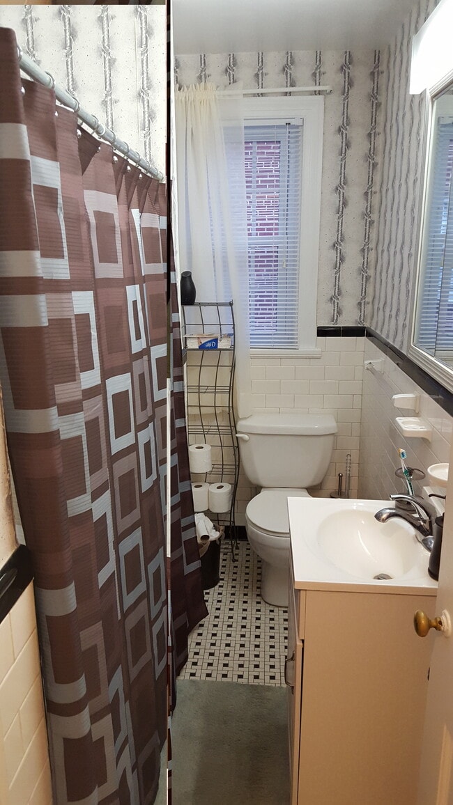 4513 W Grace St Unit lower
