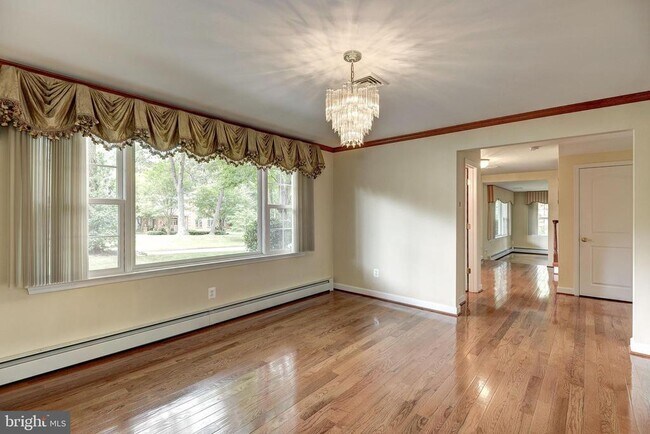 Photo - 929 Woburn Ct