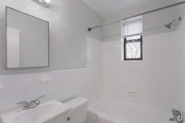 1BR, 1BA - 750SF
