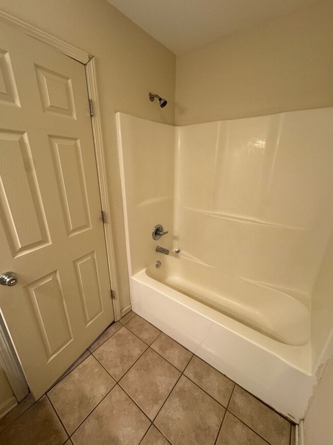 Photo - 122 W Nipper St