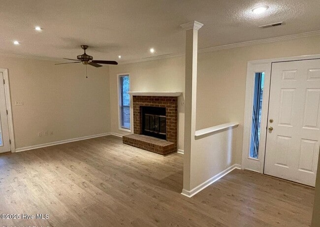 Photo - 904 Persimmon Pl