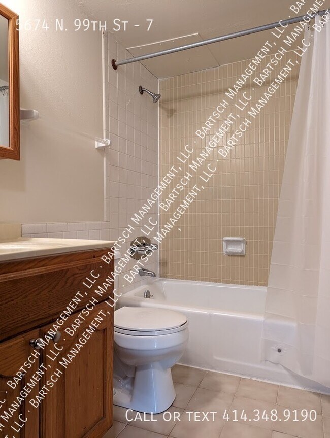 Photo - 5674 N 99th St Unidad 7