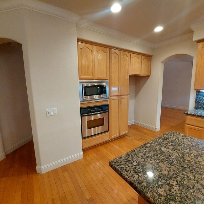2604 Javan Ln