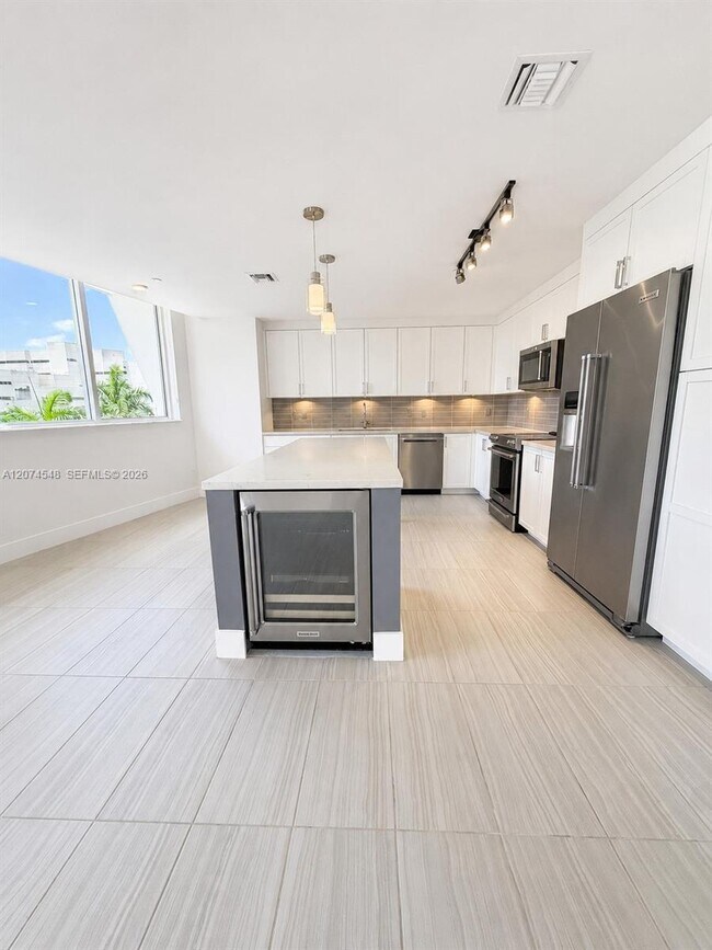 Photo - 215 N New River Dr E Unit 310