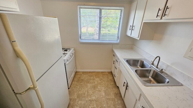 Photo - 8315 Clinton Ave Unit 6