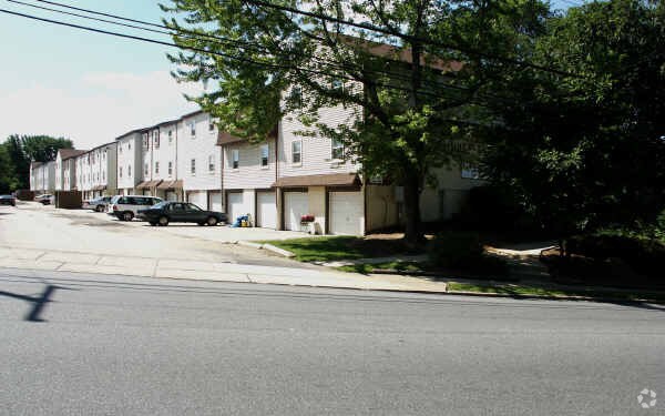 Kimberly Mews Condominiums - Kimberly Mews Condominiums