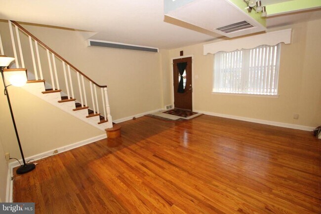 Photo - 222 W Colonial St