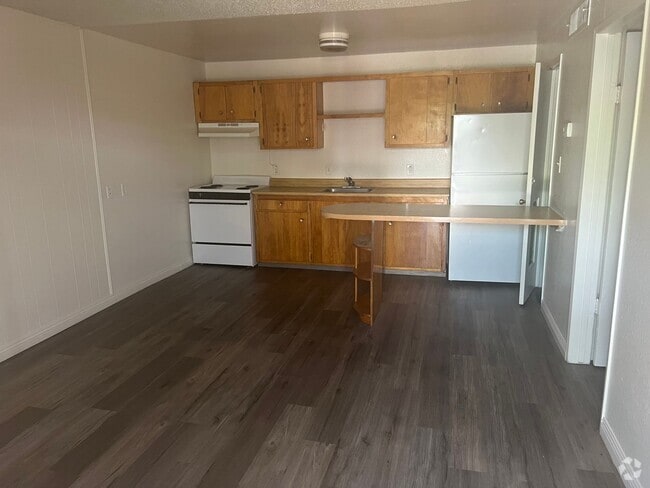 Building Photo - Affordable 1 Bedroom Condo In Central Las ... Unit 16