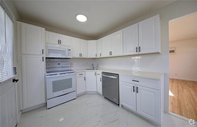 Building Photo - 92 3rd St Unit 1 Rental