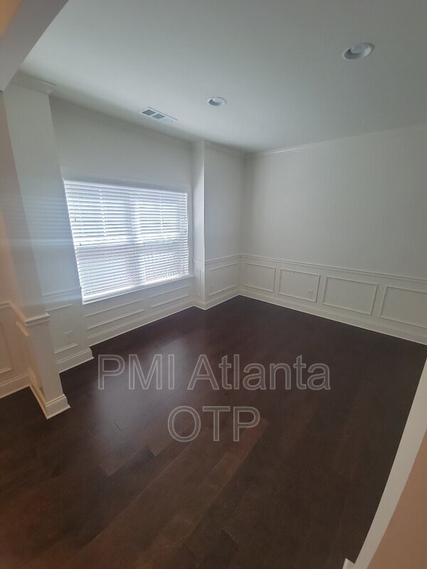 Photo - 255 Ismal Dr SW