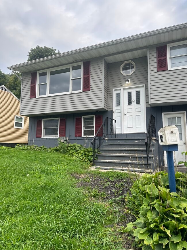 Photo - 1011 Hudson St