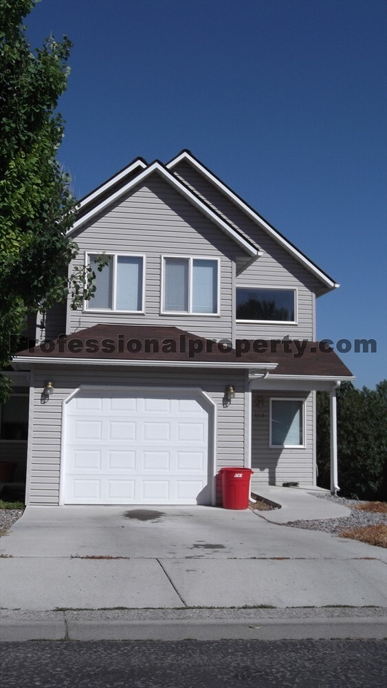 Building Photo - AMB115 Unit B