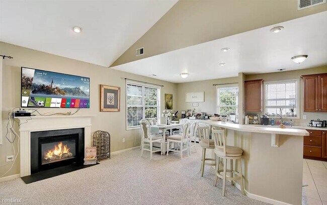 Photo - 2 br, 2 bath Condo - 86 George Russell Way 8