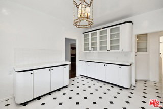 Photo - 110 Flores St