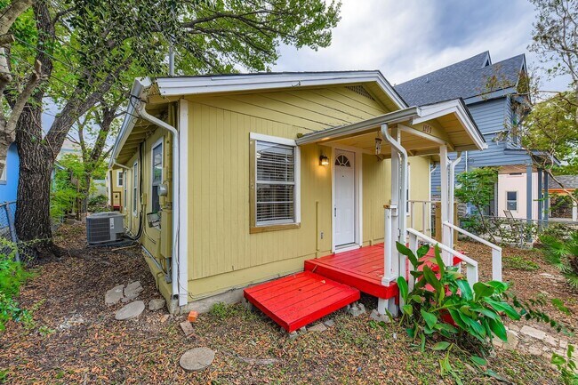 Photo - 1209 E 9th St