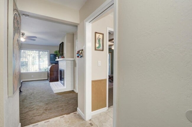 Photo - Beautiful Renovated 3/1 In Sacramento