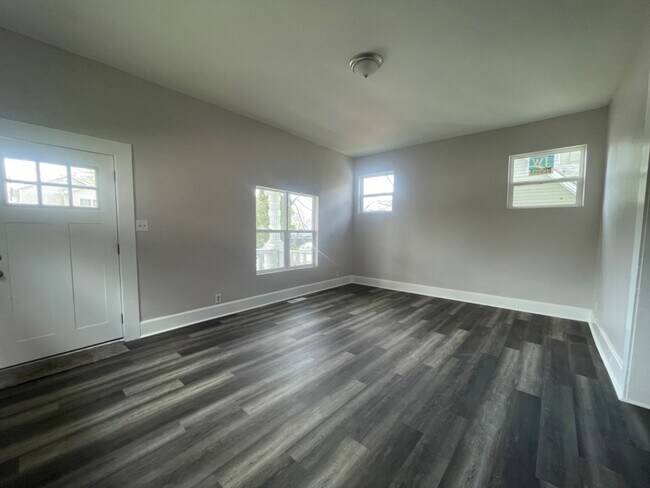 Photo - 1138 W 30th St