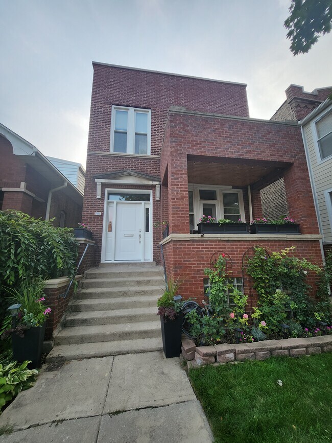 Photo - 3010 N Washtenaw Ave Apartments Unit 2nd Floor