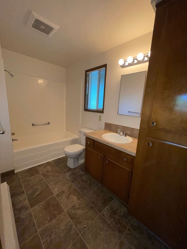 Photo - 2-bedroom Single Level Apartment Unidad 2481