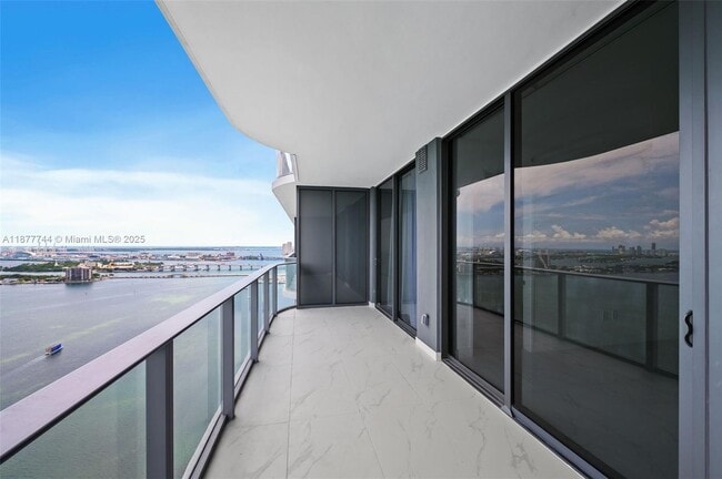 Photo - 700 NE 24th St Unit 3403