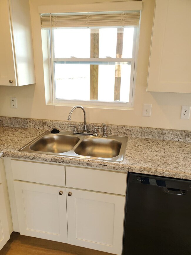 Photo - 1 bed, 1 bath Apartment Unit 323-101